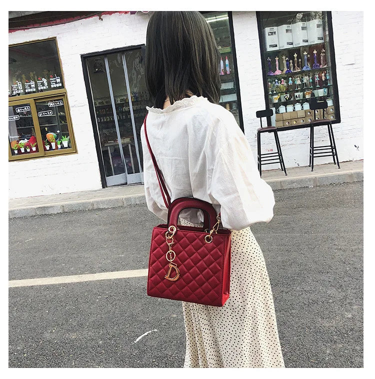 New Fashion Luxury Design Tote Bags for Women Handbags Ladies Shoulder Bags Trending Lingge Chain Crossbody Bag and Purse