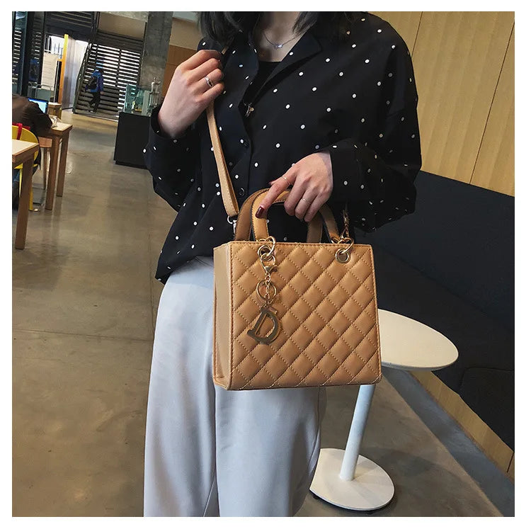 New Fashion Luxury Design Tote Bags for Women Handbags Ladies Shoulder Bags Trending Lingge Chain Crossbody Bag and Purse