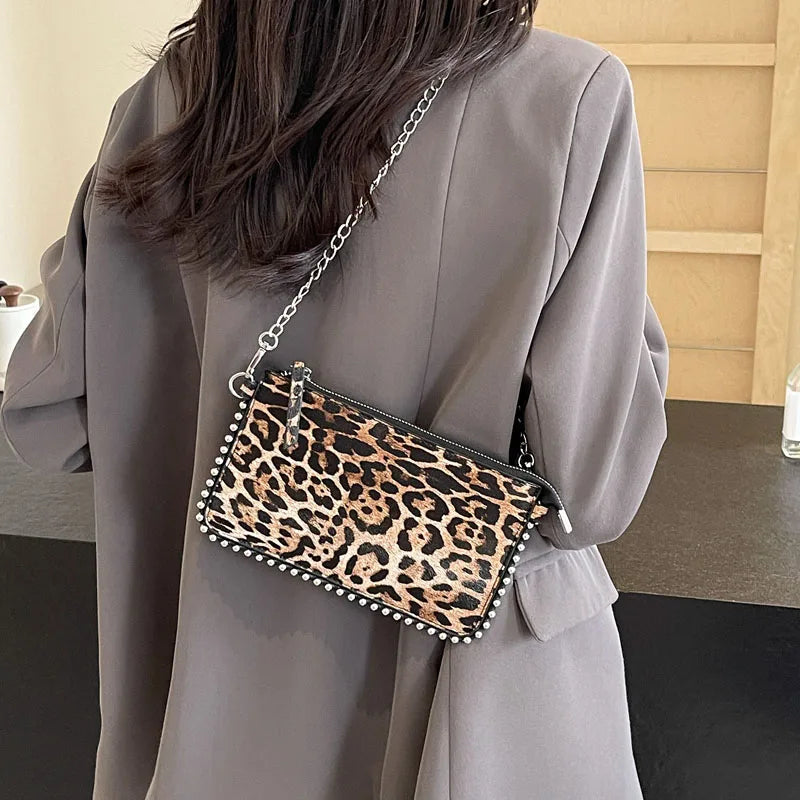 Solid color Design Crossbody Bags For Women Fashion Chain Mobile Phone Purses Fashion Shoulder Messenger Bag Sac A Main Female