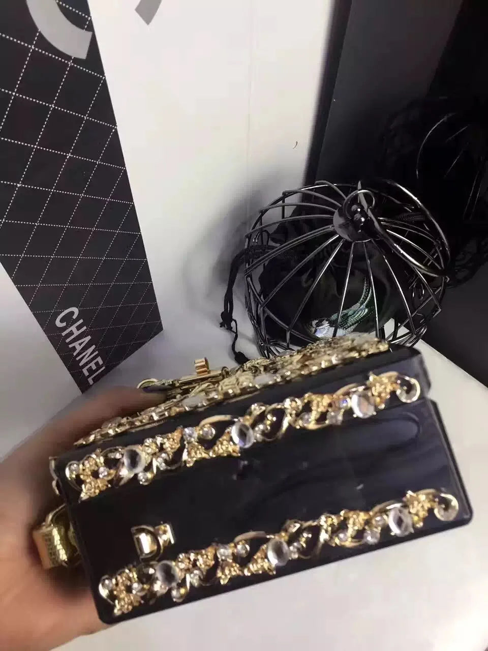 High-Grade crystal Evening Bag Female New Hollow Out Metal Carved Flower Diamond Handbag Box Fashion Chic Shoulder Crossbody Bag