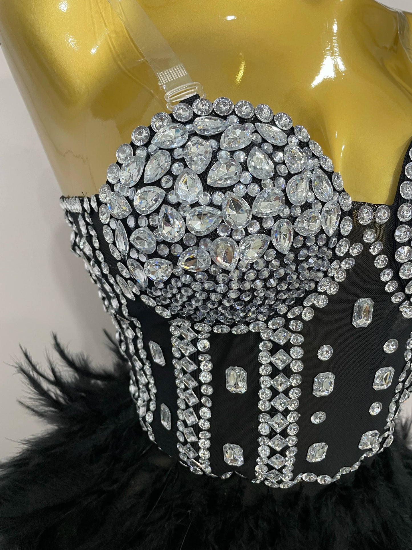 Stock 2025 Women Sexy Sparkly Rhinestone Mesh Feather Long Dress Elegant Evening Party Celebrate Birthday Performance Costume