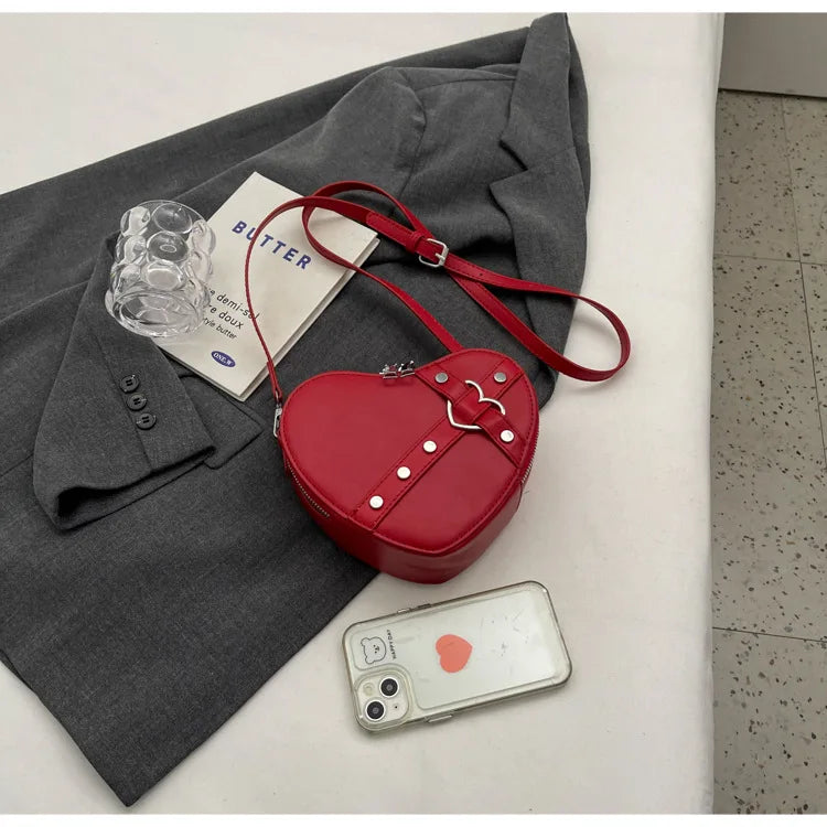 Vintage Y2K Small Chain Rivet Shoulder Bag Heart Shaped Purse Handbag Red PU Leather Gothic Tote Bag Fashion Women Crossbody Bag