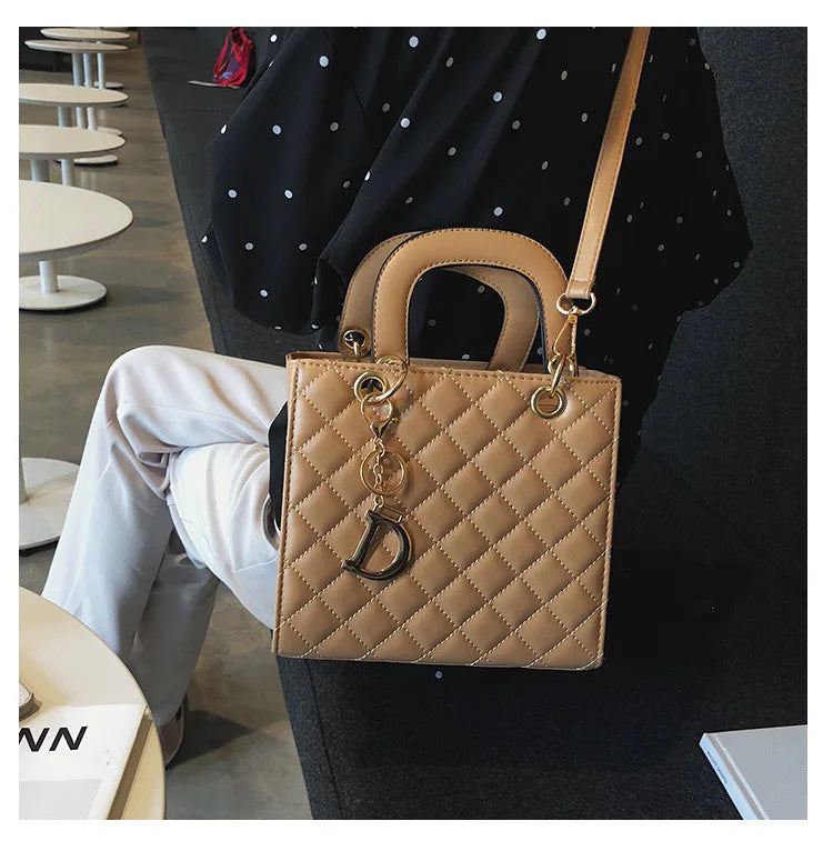 New Fashion Luxury Design Tote Bags for Women Handbags Ladies Shoulder Bags Trending Lingge Chain Crossbody Bag and Purse