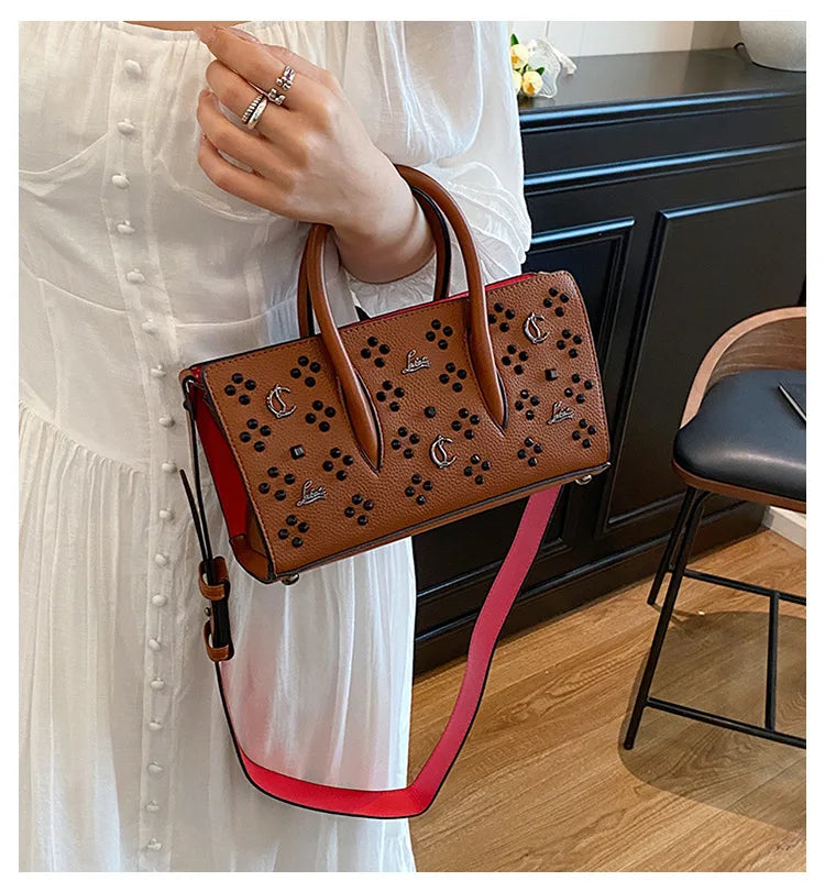 Fashion Women's Classic Luxury Brand Designs A High-quality Single-shoulder Bag That Is Personalized, Casual and Versatile.