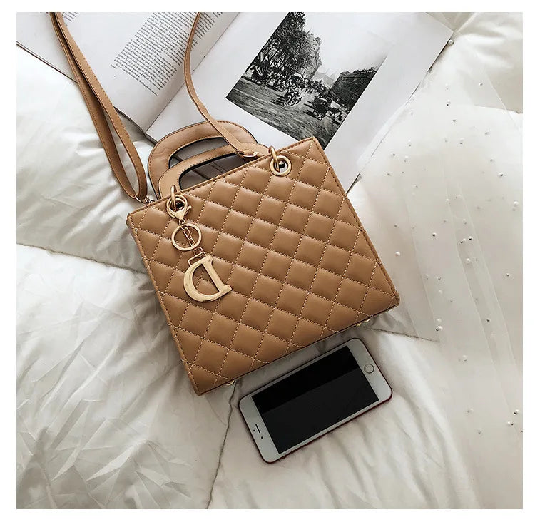 New Fashion Luxury Design Tote Bags for Women Handbags Ladies Shoulder Bags Trending Lingge Chain Crossbody Bag and Purse