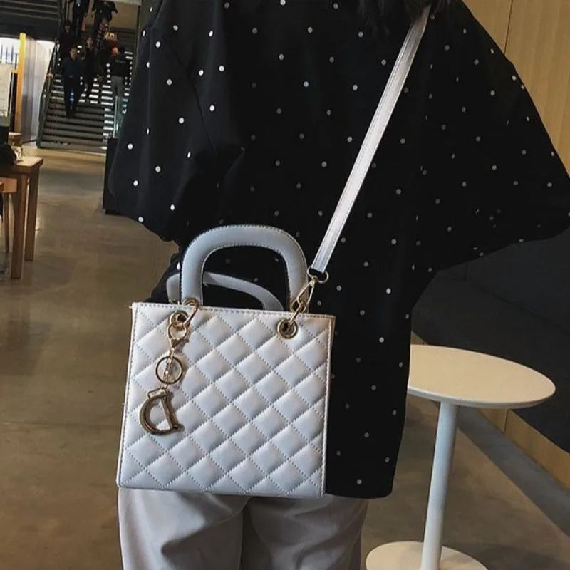 New Fashion Luxury Design Tote Bags for Women Handbags Ladies Shoulder Bags Trending Lingge Chain Crossbody Bag and Purse