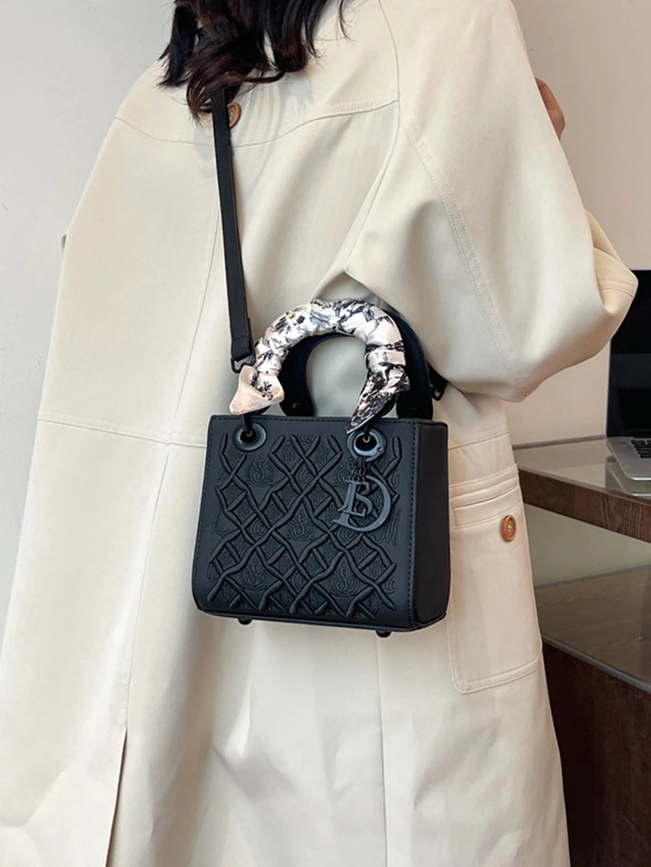 Small And Niche High-End Daifei Handbag For Women 2024 Fashionable New Diamond Grid Handbag, Single Shoulder Crossbody Bag, Chri