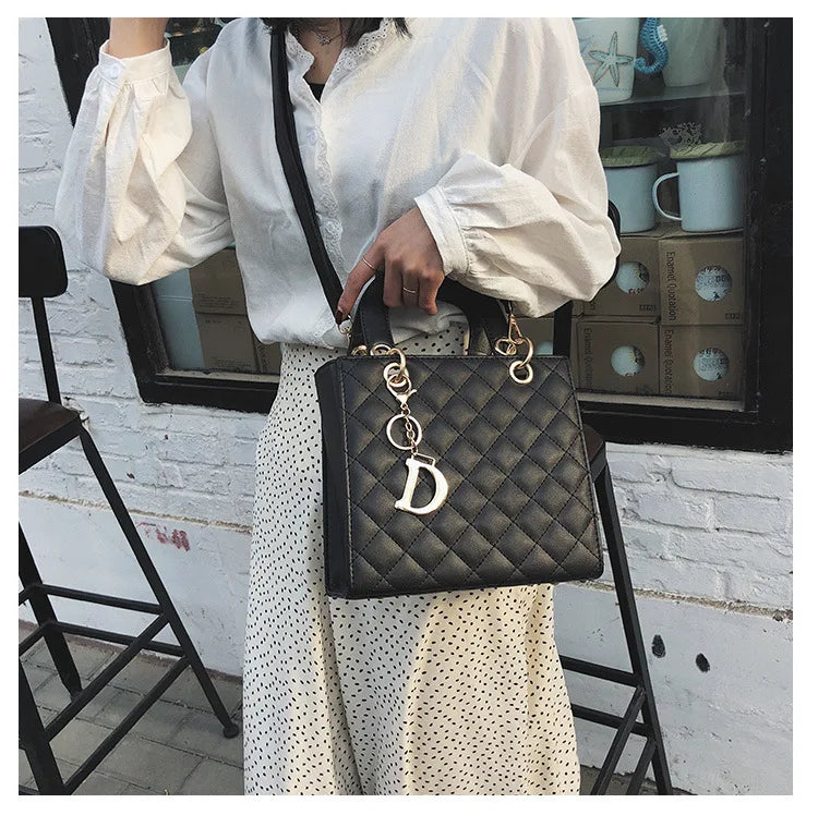 New Fashion Luxury Design Tote Bags for Women Handbags Ladies Shoulder Bags Trending Lingge Chain Crossbody Bag and Purse