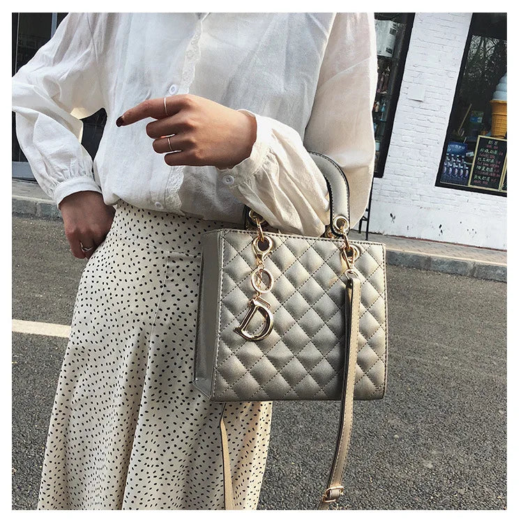 New Fashion Luxury Design Tote Bags for Women Handbags Ladies Shoulder Bags Trending Lingge Chain Crossbody Bag and Purse