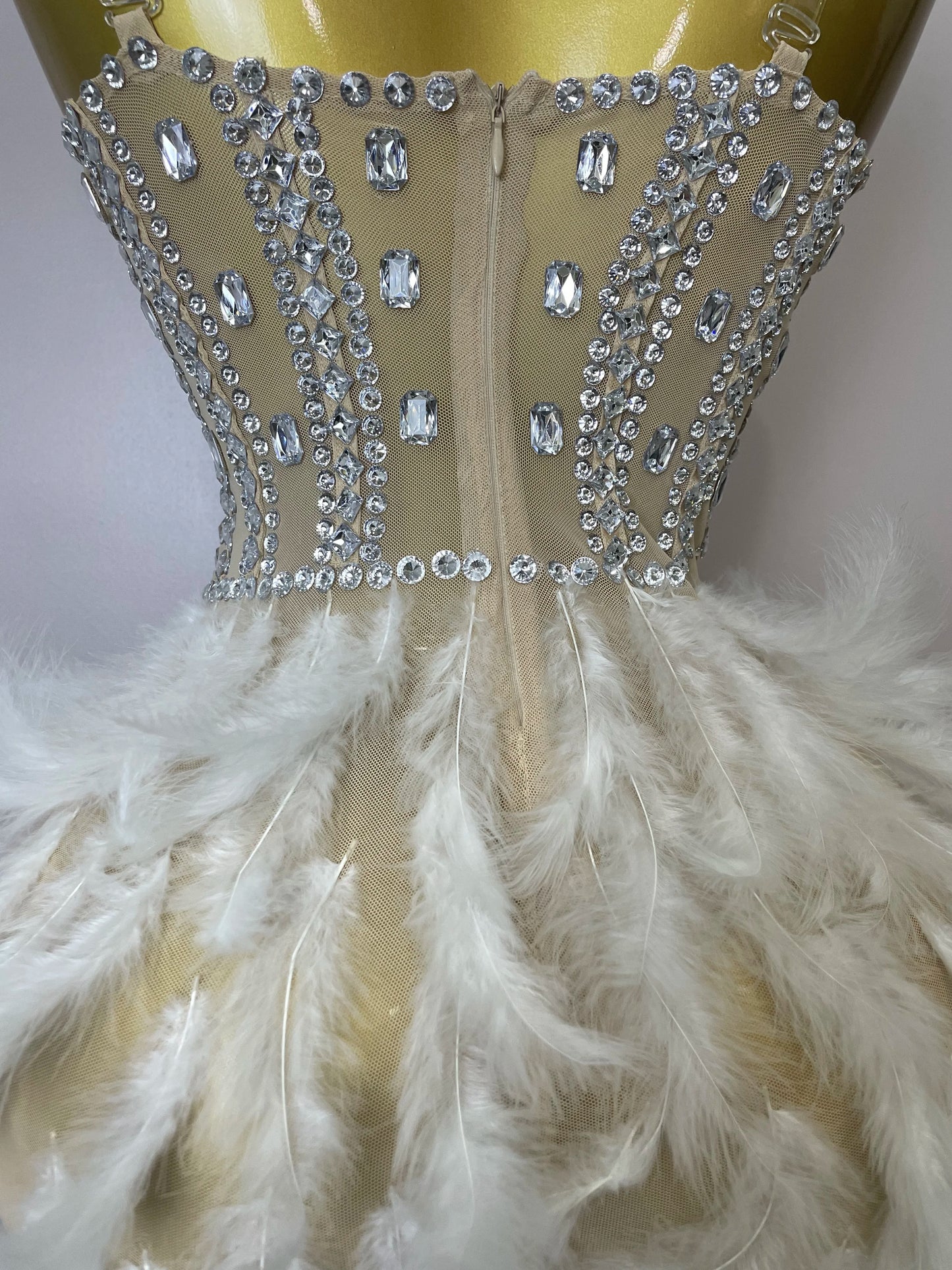 Stock 2025 Women Sexy Sparkly Rhinestone Mesh Feather Long Dress Elegant Evening Party Celebrate Birthday Performance Costume