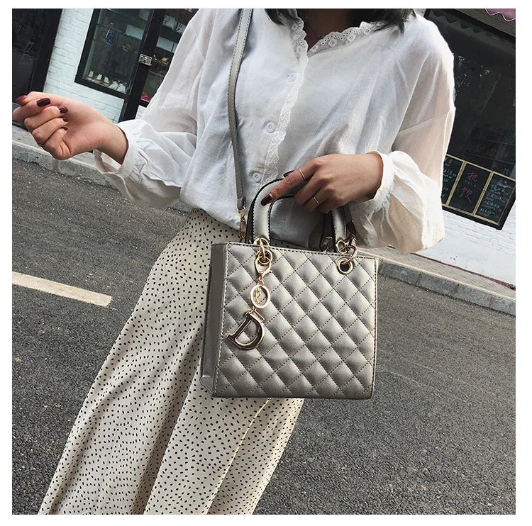 New Fashion Luxury Design Tote Bags for Women Handbags Ladies Shoulder Bags Trending Lingge Chain Crossbody Bag and Purse