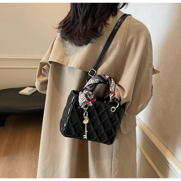 Small And Niche High-End Lurxury Handbag For Women 2024 Fashionable New Diamond Grid Handbag, Single Shoulder Crossbody Bag